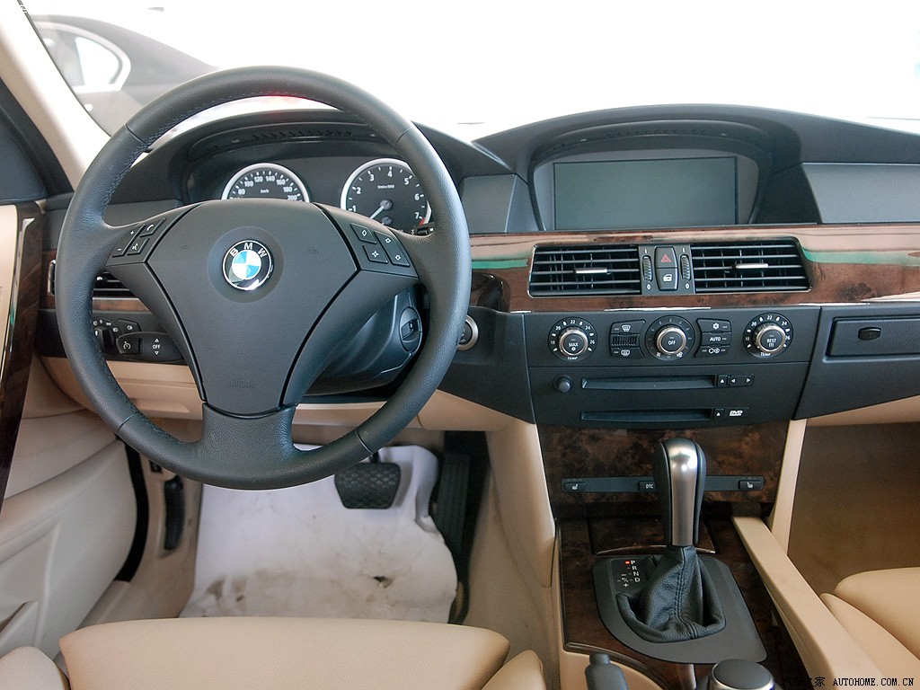 BMW 5 Series 2026 — Салон, фото 35