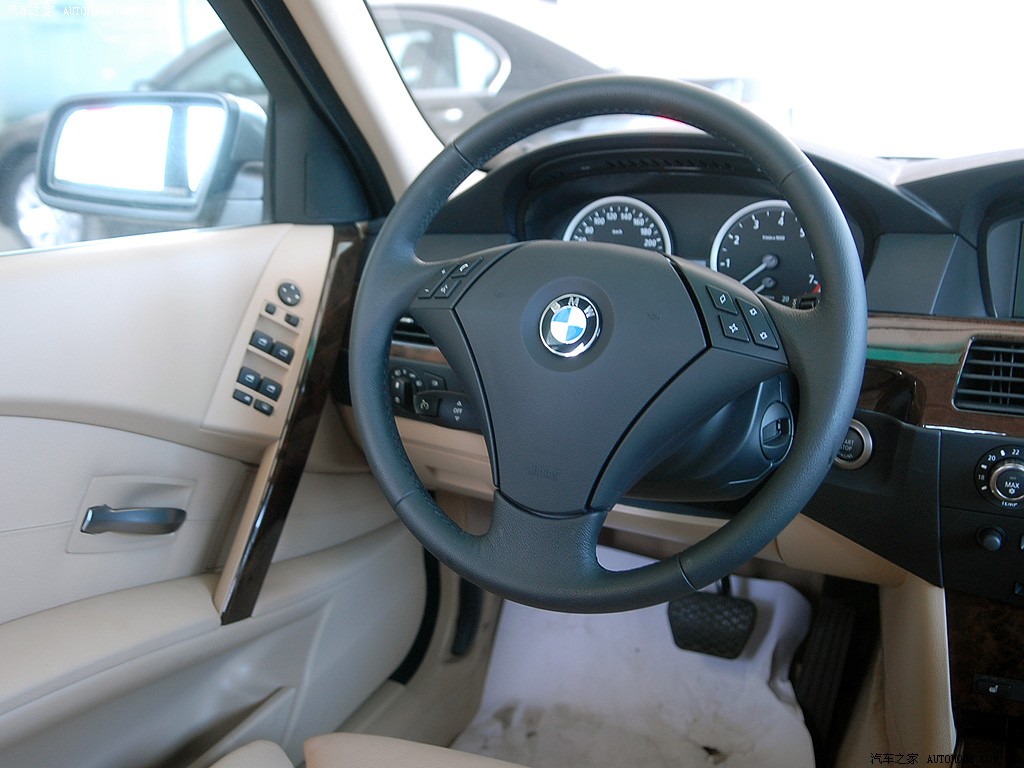 BMW 5 Series 2026 — Салон, фото 39