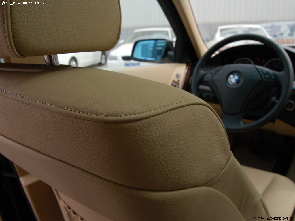 BMW 5 Series 2026 — Сиденья и пространство, фото 22