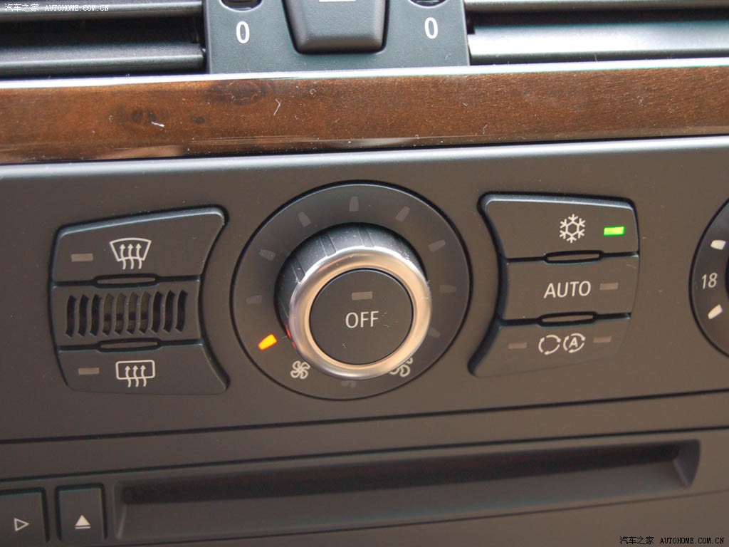 BMW 5 Series 2026 — Салон, фото 14