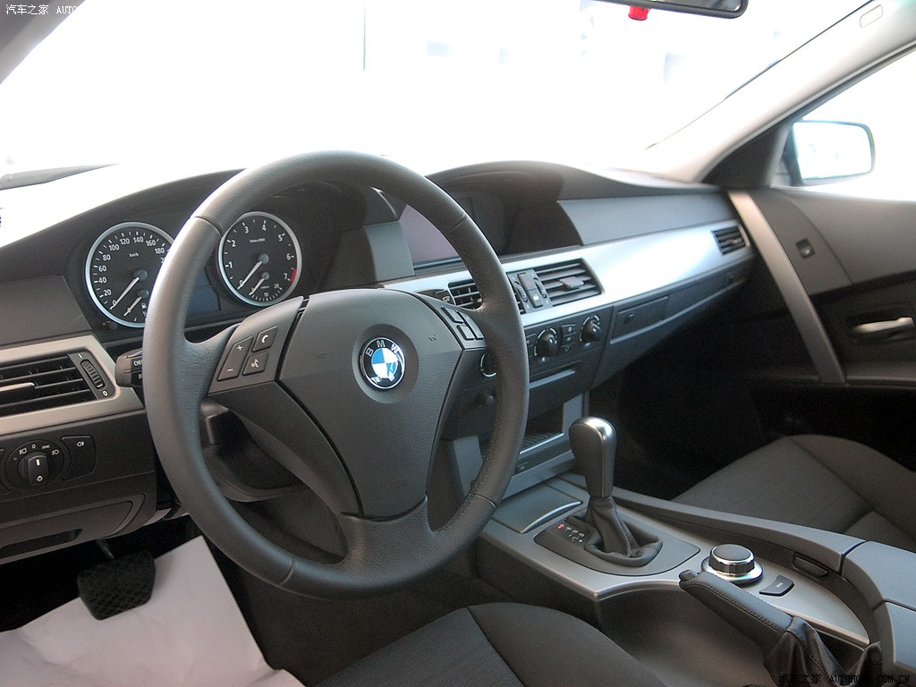 BMW 5 Series 2026 — Салон, фото 43