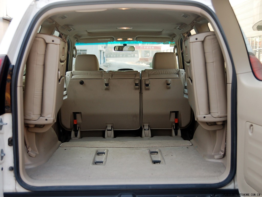 Toyota Prado 2026 — Сиденья и пространство, фото 18