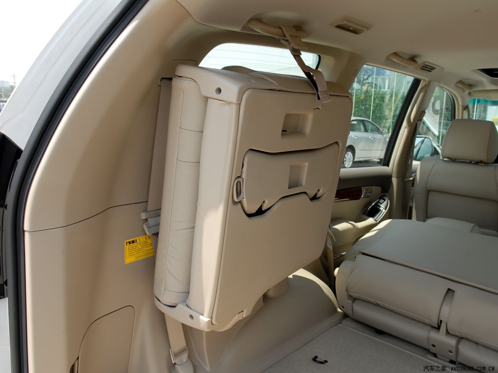 Toyota Prado 2026 — Сиденья и пространство, фото 21