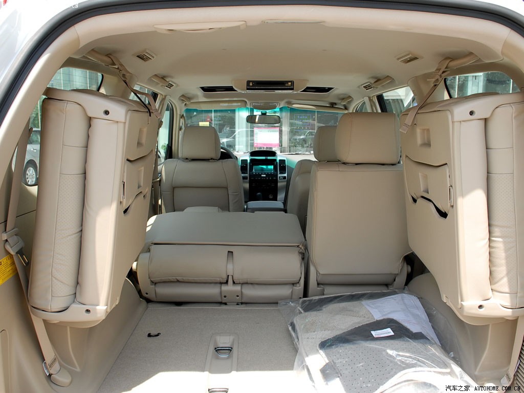 Toyota Prado 2026 — Сиденья и пространство, фото 24
