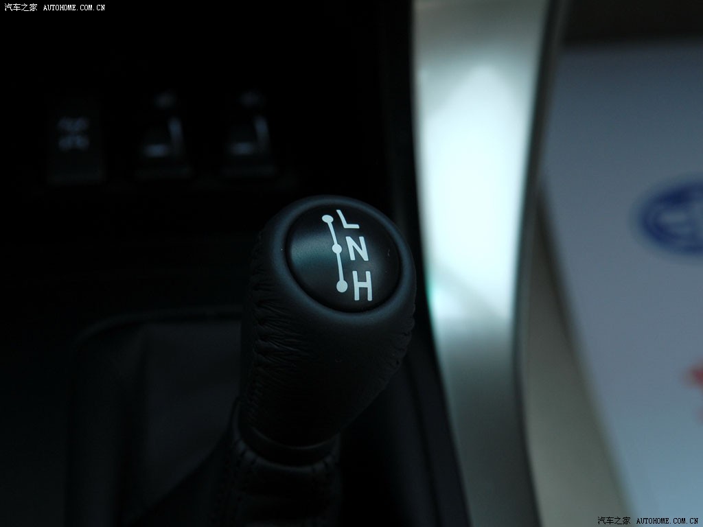 Toyota Prado 2026 — Салон, фото 21