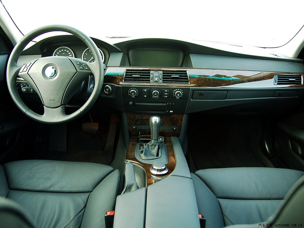 BMW 5 Series 2026 — Салон, фото 52