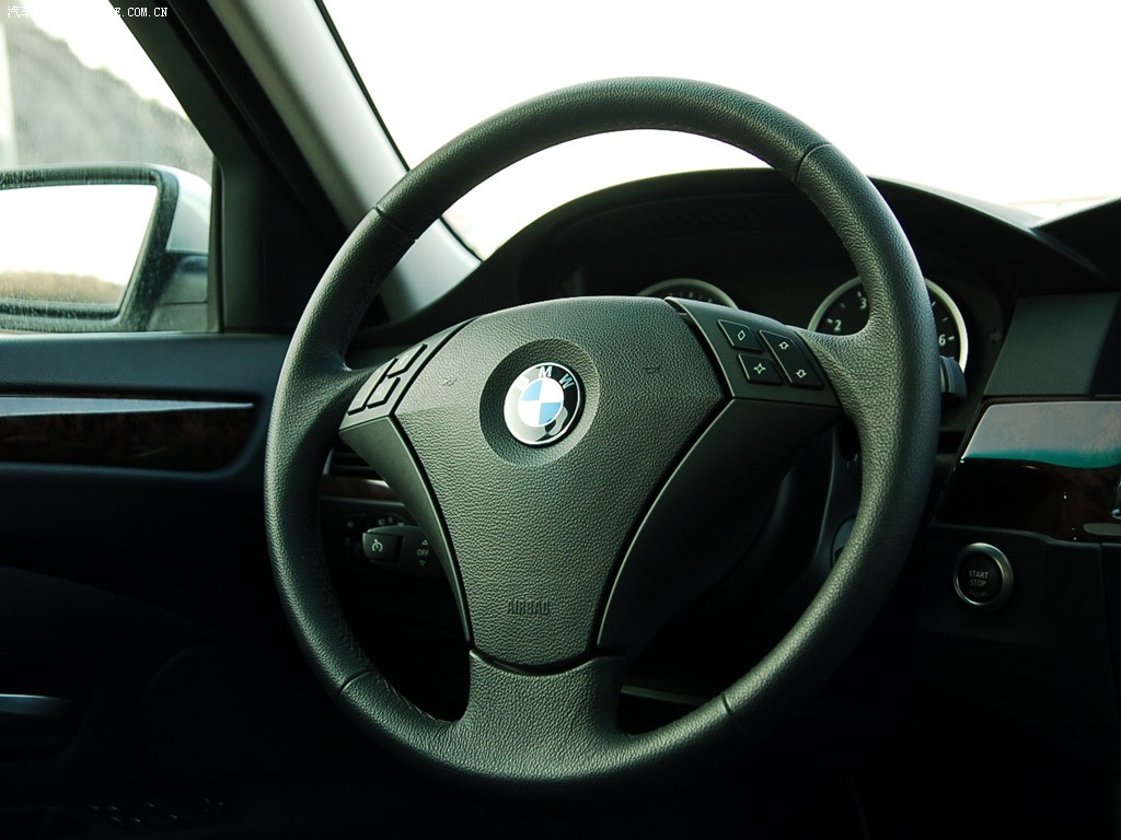 BMW 5 Series 2026 — Салон, фото 50