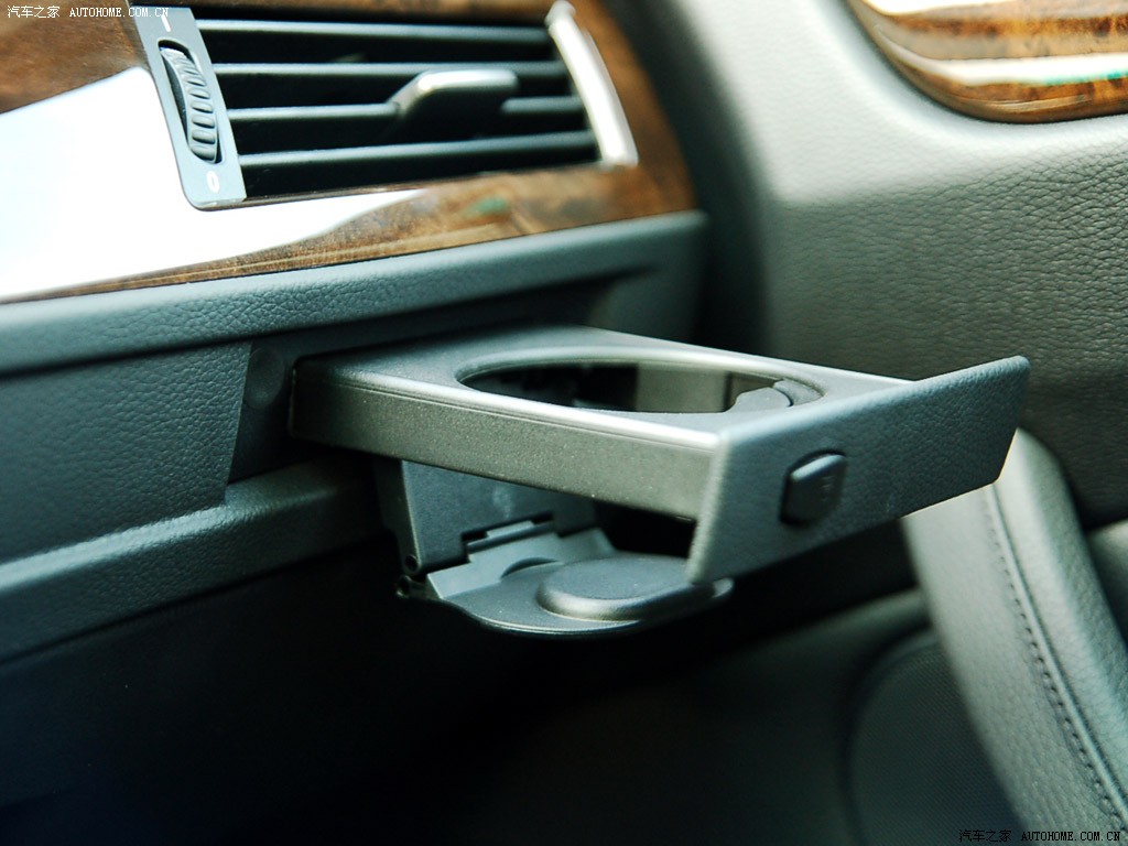 BMW 5 Series 2026 — Салон, фото 47