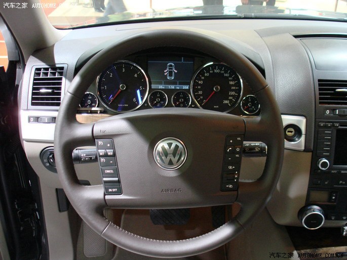 Volkswagen Touareg 2026 — Салон, фото 24