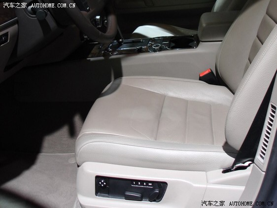 Volkswagen Touareg 2026 — Сиденья и пространство, фото 21