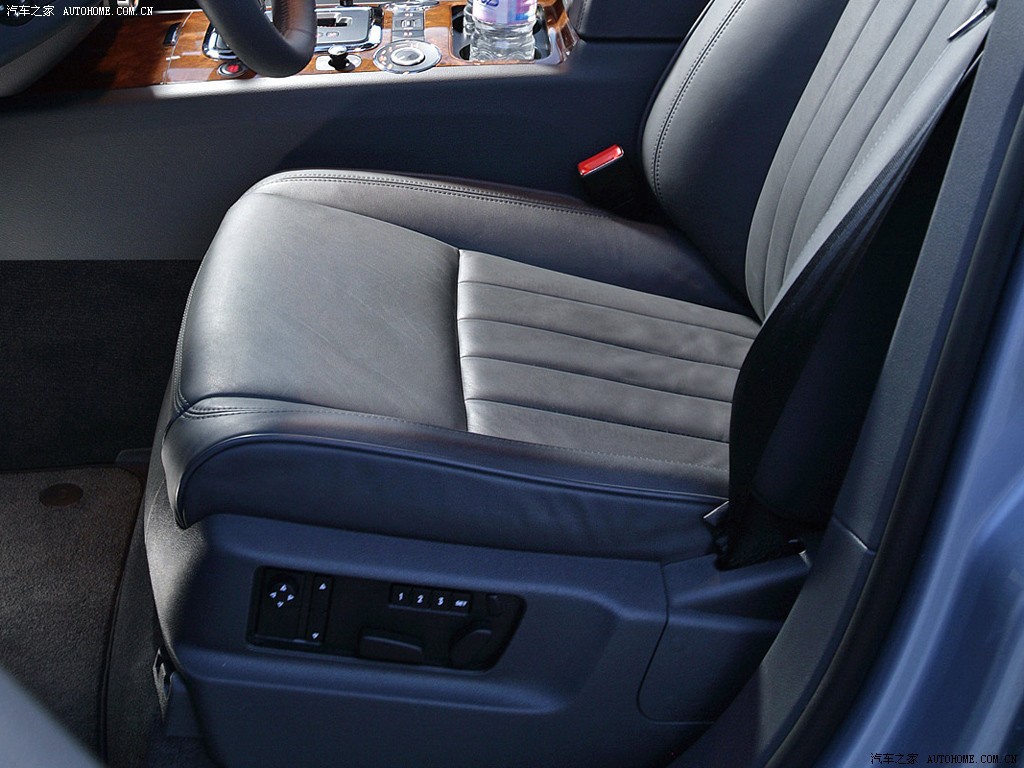 Volkswagen Touareg 2026 — Сиденья и пространство, фото 26