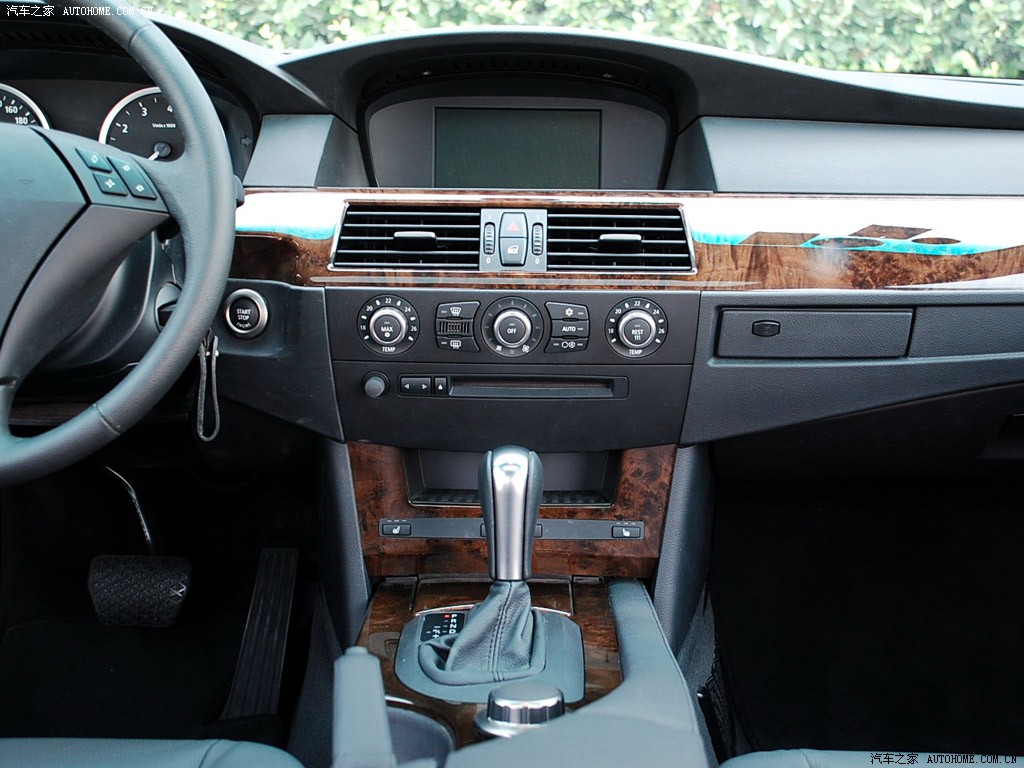 BMW 5 Series 2026 — Салон, фото 66