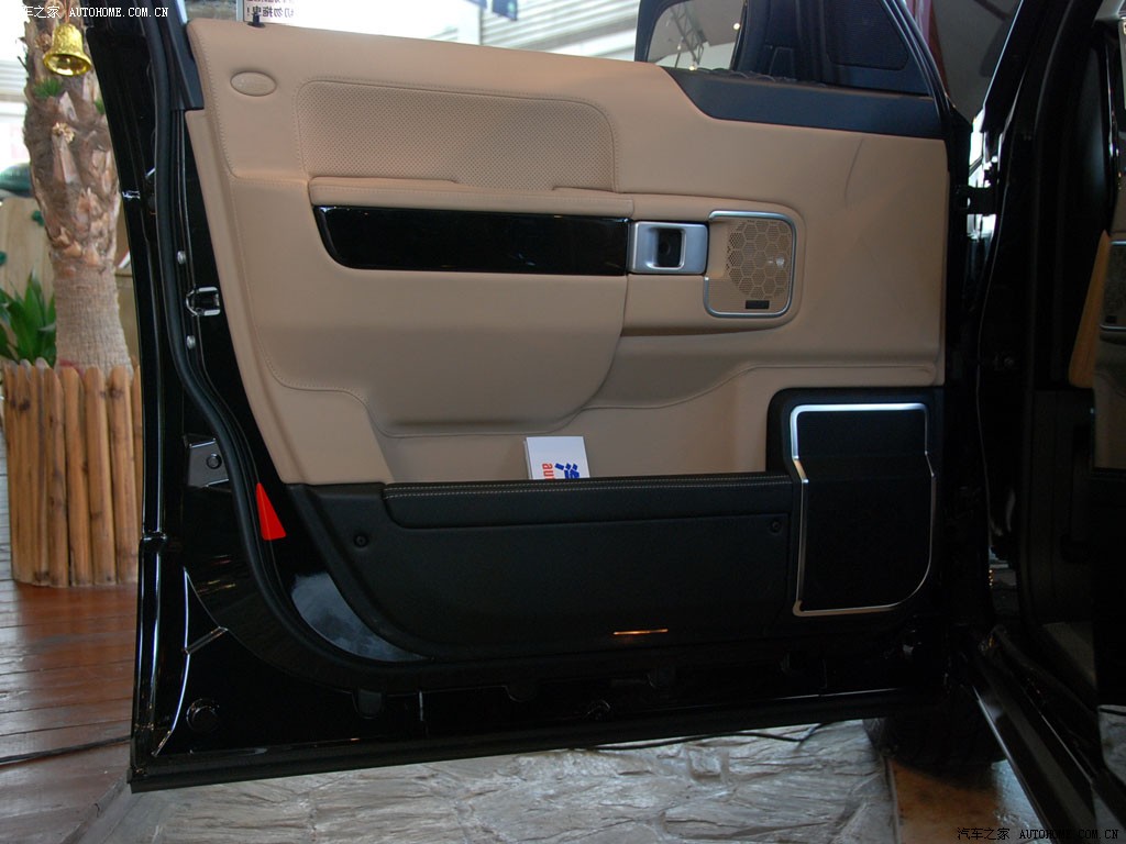 Land Rover Range Rover 2026 — Сиденья и пространство, фото 6