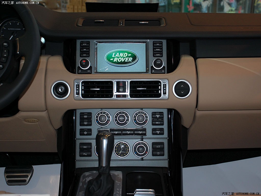 Land Rover Range Rover 2026 — Салон, фото 15