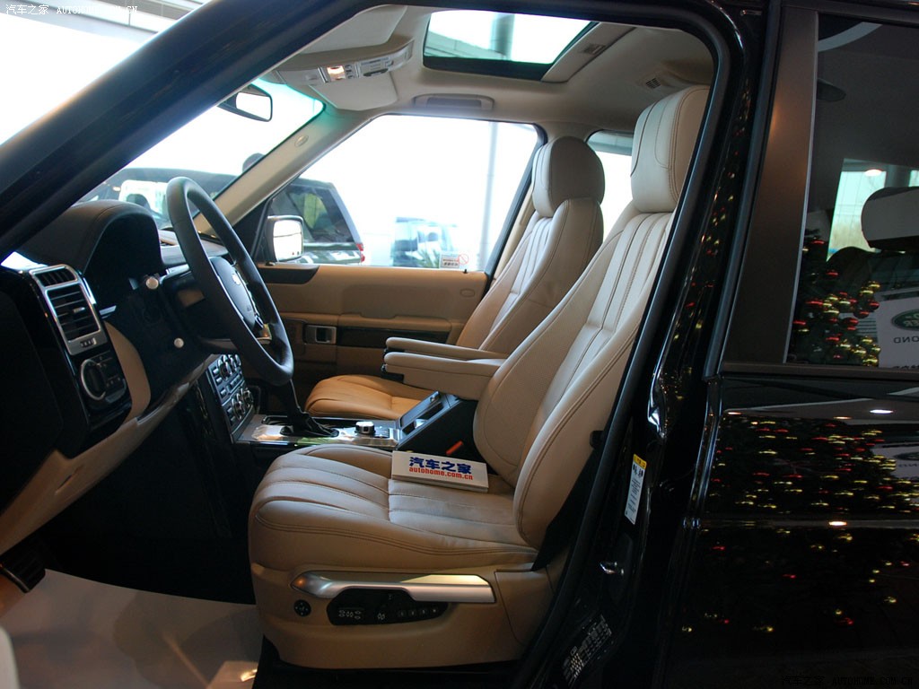 Land Rover Range Rover 2026 — Сиденья и пространство, фото 14