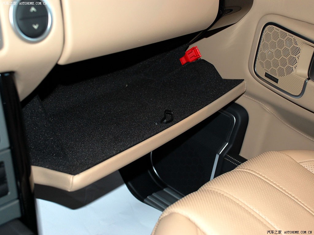 Land Rover Range Rover 2026 — Салон, фото 18