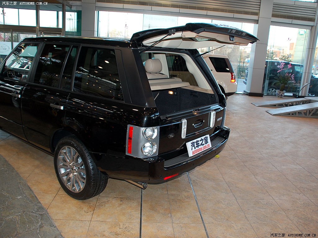 Land Rover Range Rover 2026 — Сиденья и пространство, фото 12