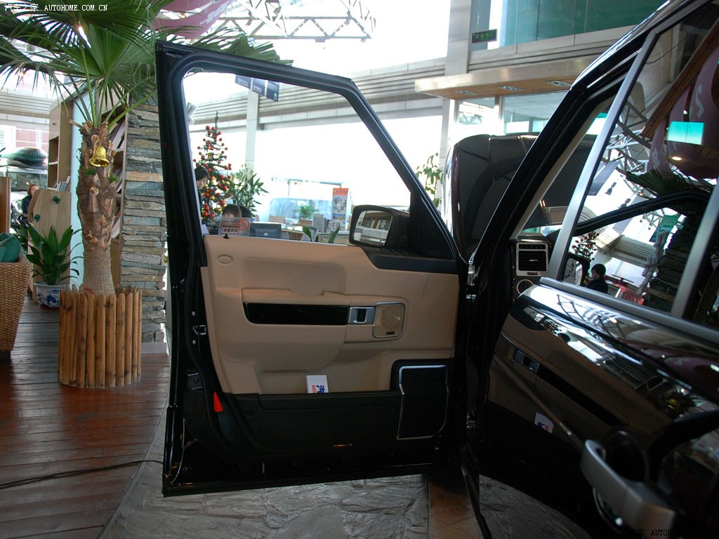Land Rover Range Rover 2026 — Сиденья и пространство, фото 7