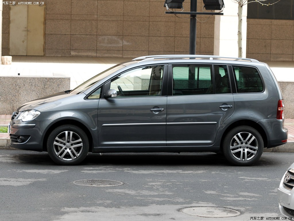 Volkswagen Touran 2022 — фото 63