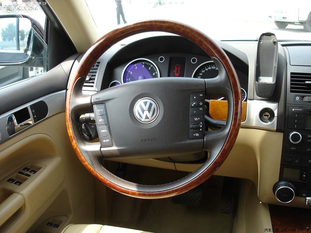 Volkswagen Touareg 2026 — Салон, фото 4