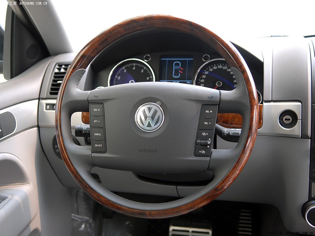Volkswagen Touareg 2026 — Салон, фото 22
