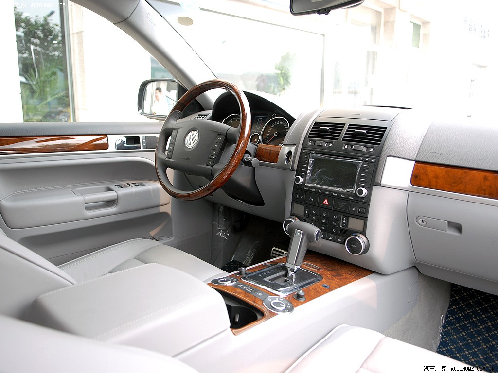 Volkswagen Touareg 2026 — Салон, фото 17