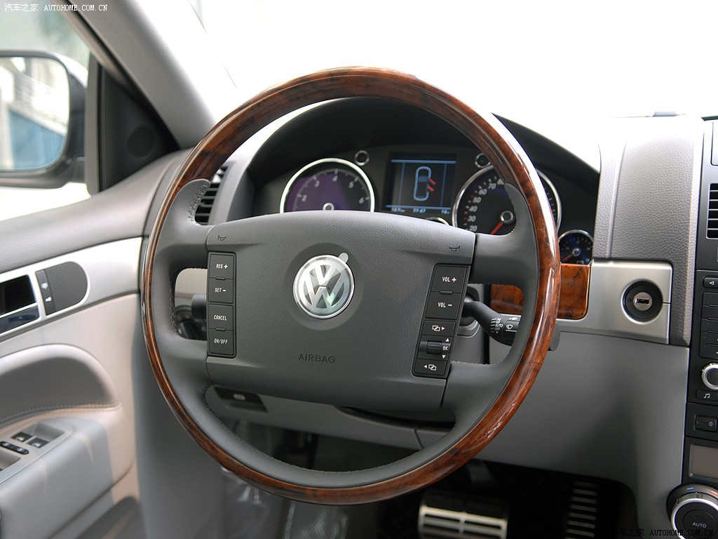 Volkswagen Touareg 2026 — Салон, фото 16