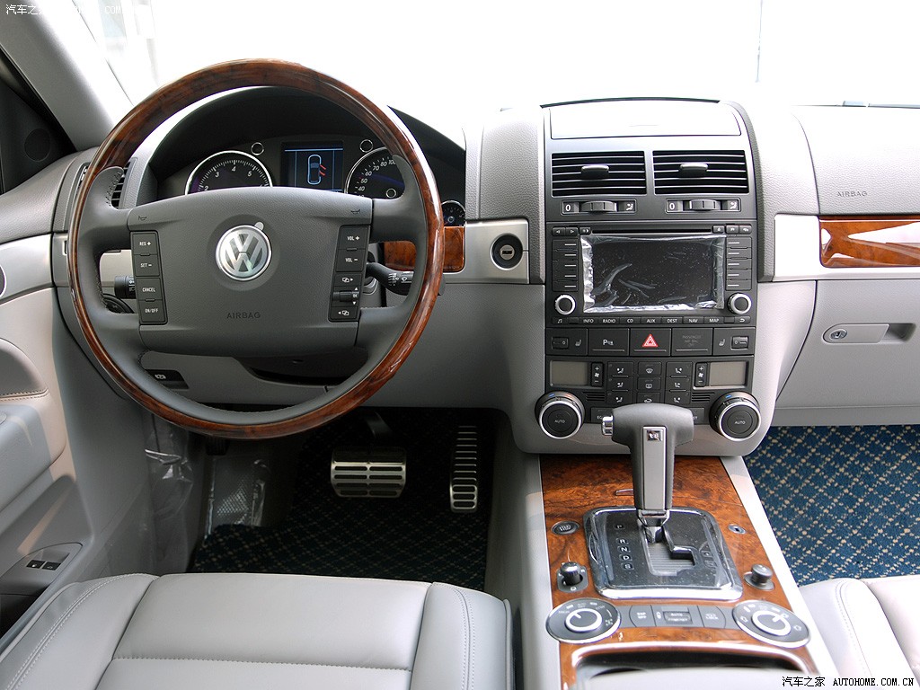 Volkswagen Touareg 2026 — Салон, фото 21