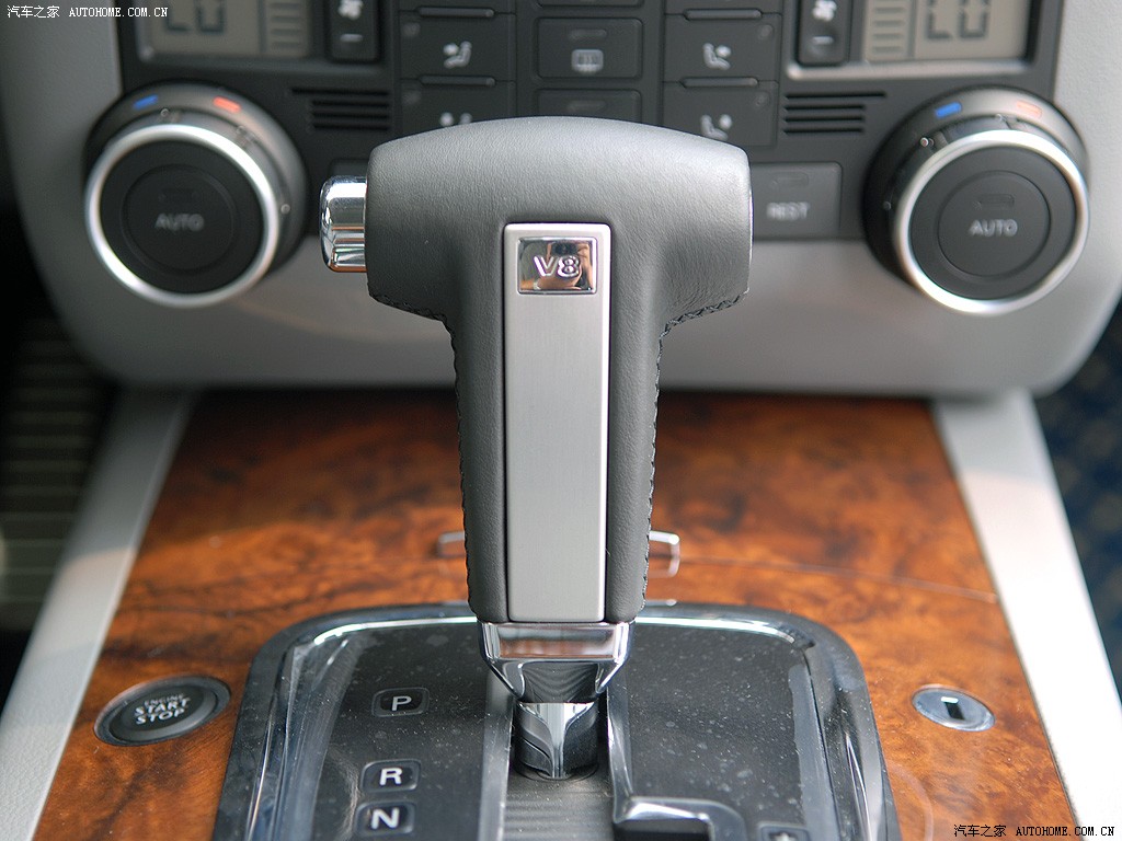 Volkswagen Touareg 2026 — Салон, фото 13