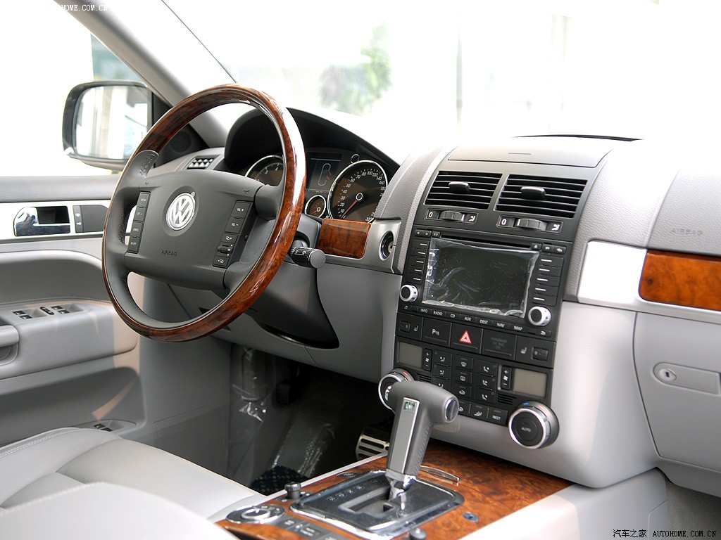 Volkswagen Touareg 2026 — Салон, фото 18