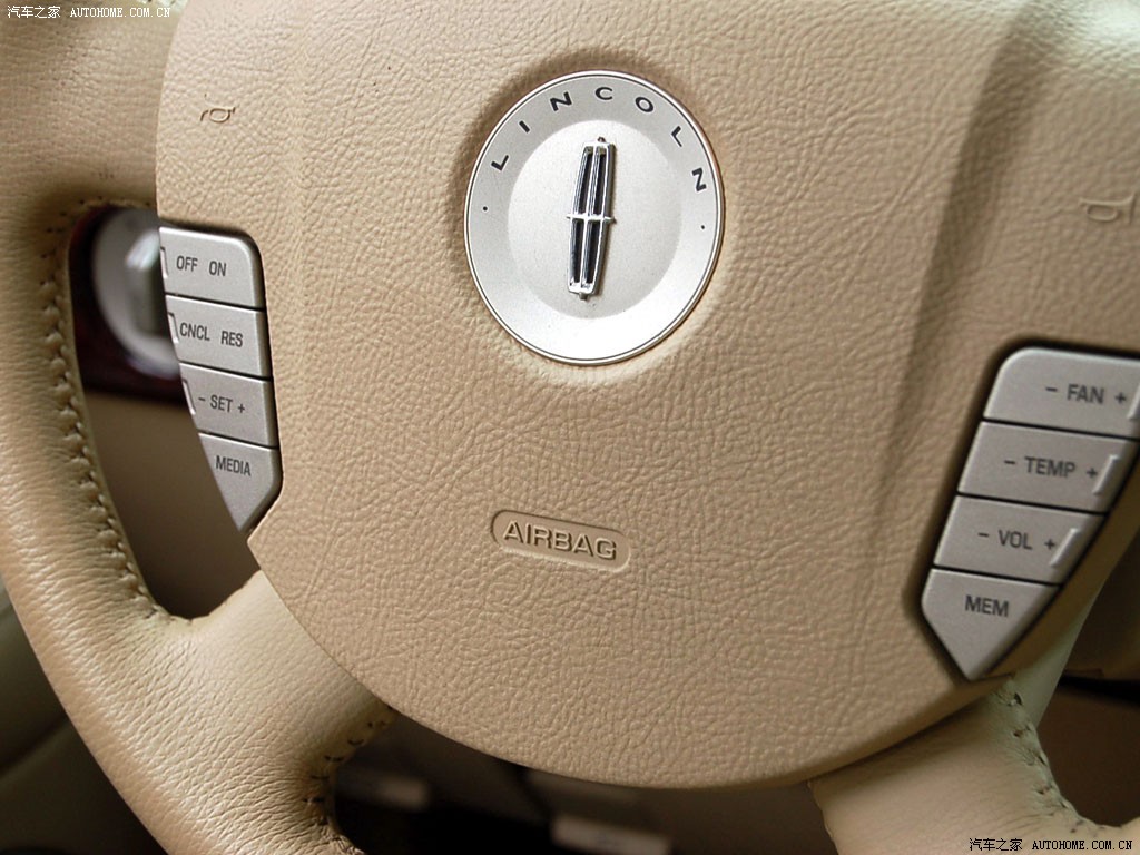 Lincoln Navigator 2025 — Салон, фото 12
