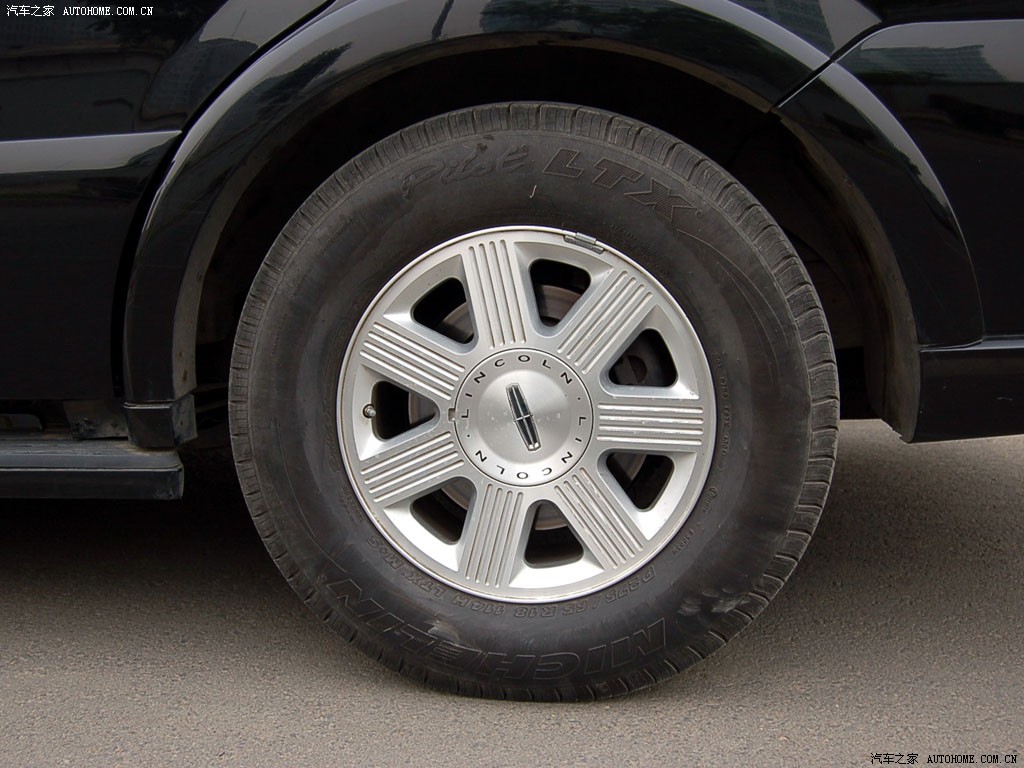 Lincoln Navigator 2025 — Детали, фото 15