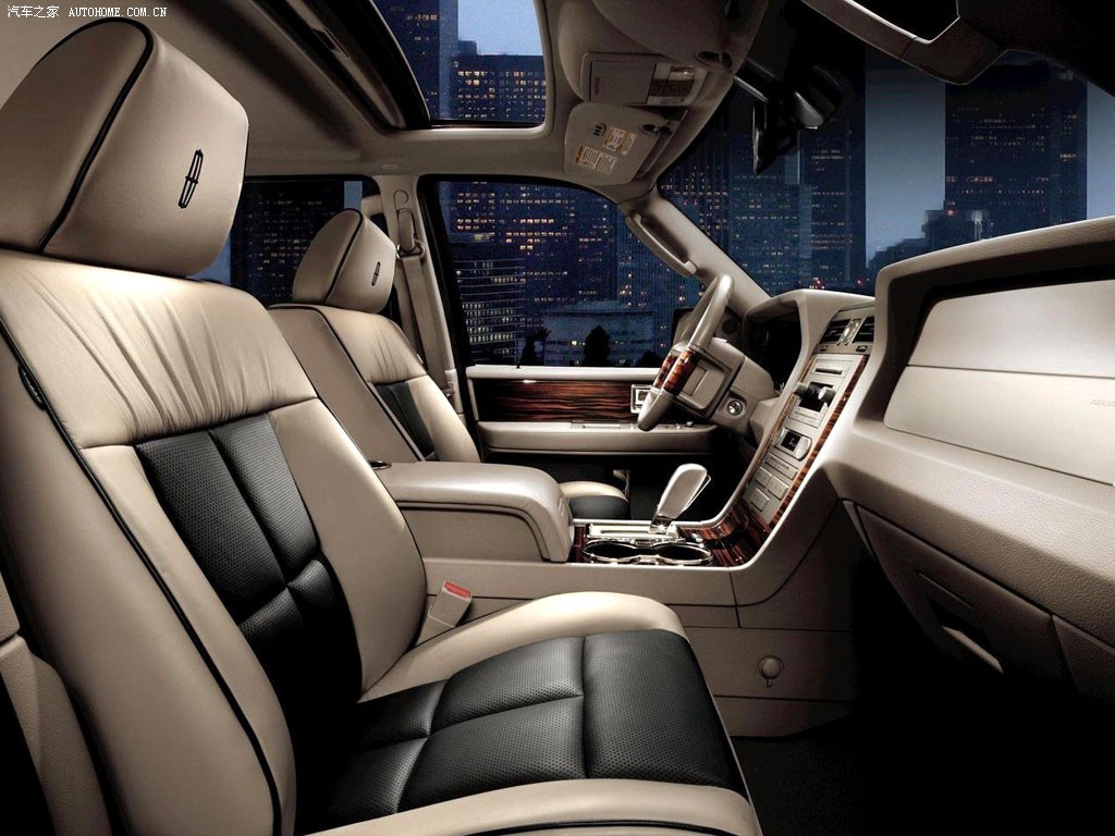 Lincoln Navigator 2025 — Сиденья и пространство, фото 18