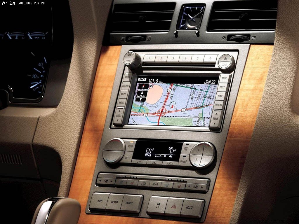Lincoln Navigator 2025 — Салон, фото 15