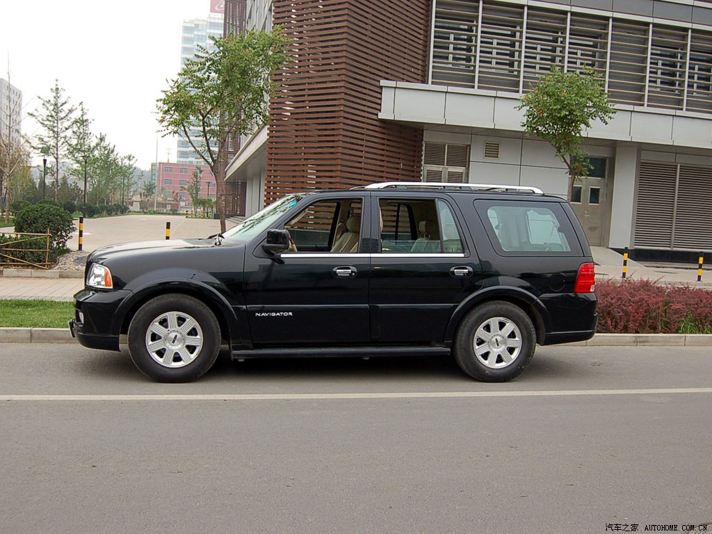 Lincoln Navigator 2025 — Внешний вид, фото 10