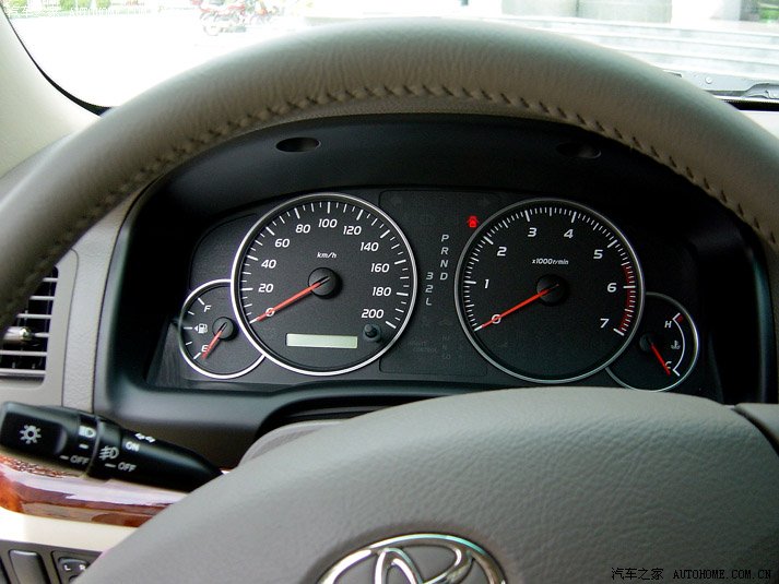 Toyota Prado 2026 — Салон, фото 5