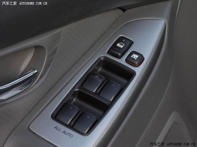 Toyota Prado 2026 — Сиденья и пространство, фото 1