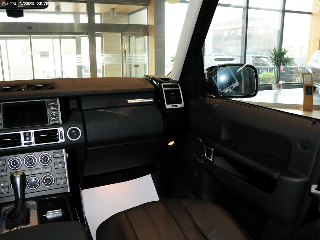 Land Rover Range Rover 2026 — Салон, фото 27