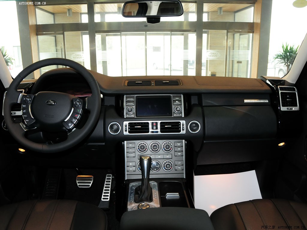 Land Rover Range Rover 2026 — Салон, фото 31