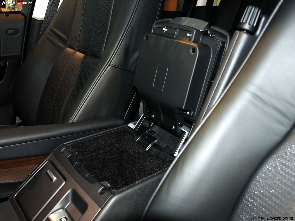 Land Rover Range Rover 2026 — Сиденья и пространство, фото 19