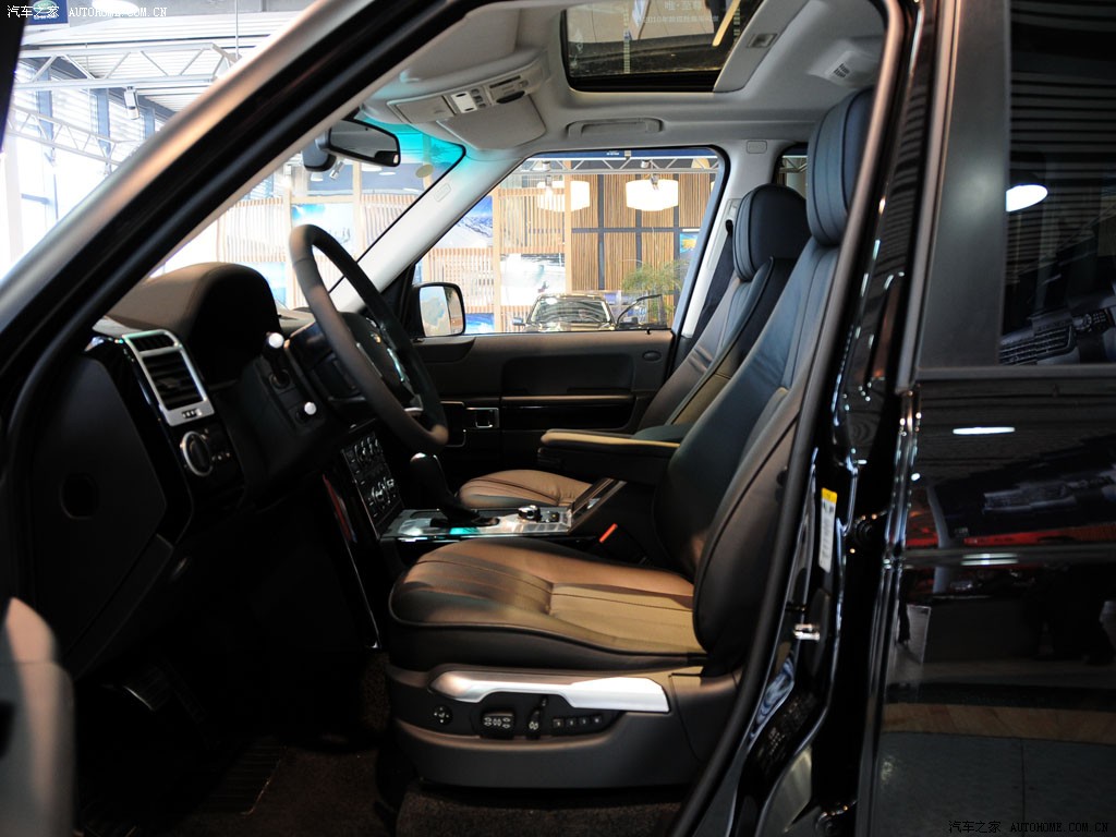 Land Rover Range Rover 2026 — Сиденья и пространство, фото 24