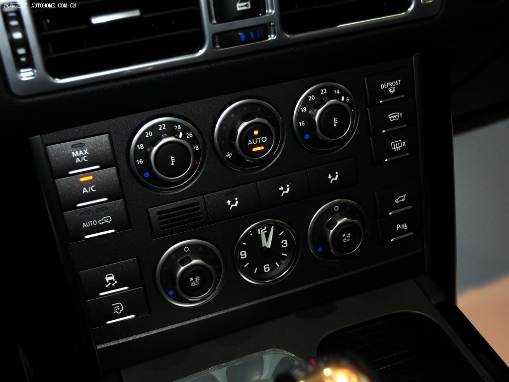 Land Rover Range Rover 2026 — Салон, фото 24