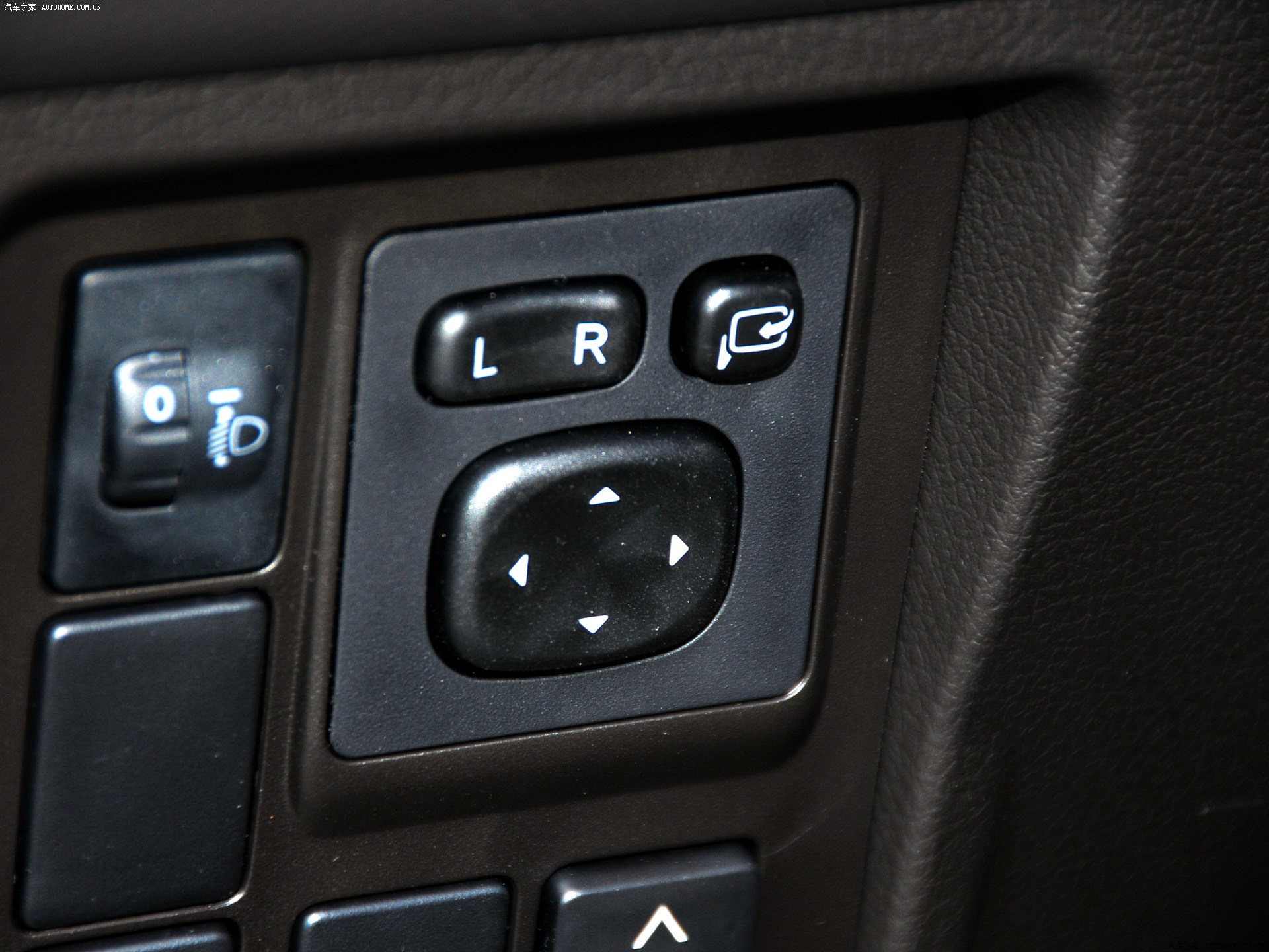 Toyota Prado 2026 — Салон, фото 52
