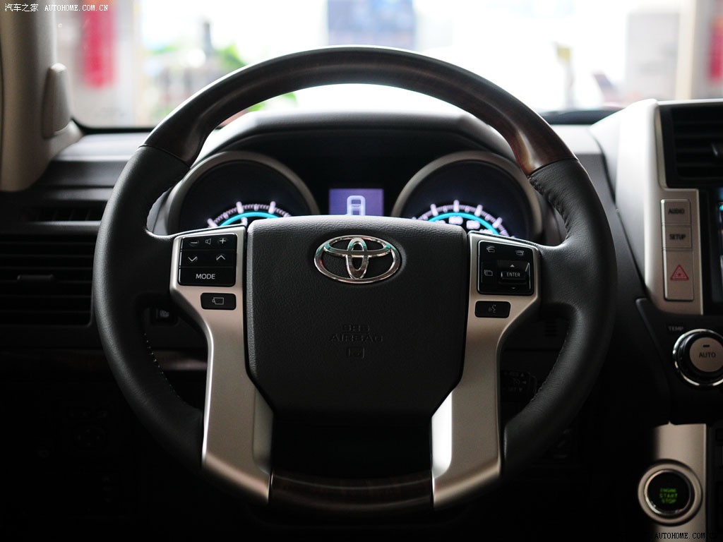 Toyota Prado 2026 — Салон, фото 35