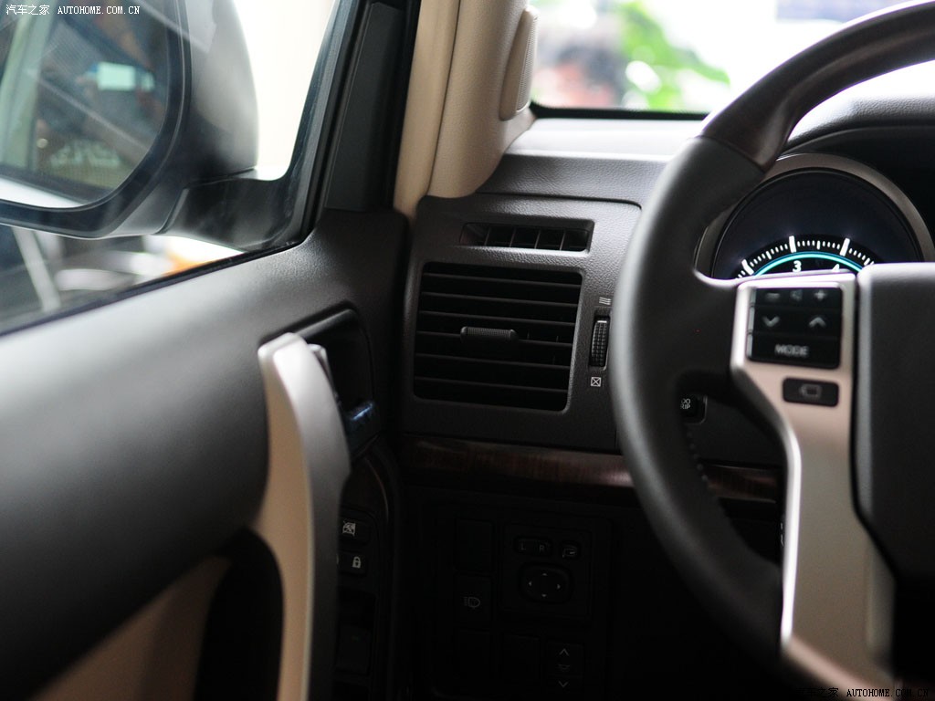 Toyota Prado 2026 — Салон, фото 36