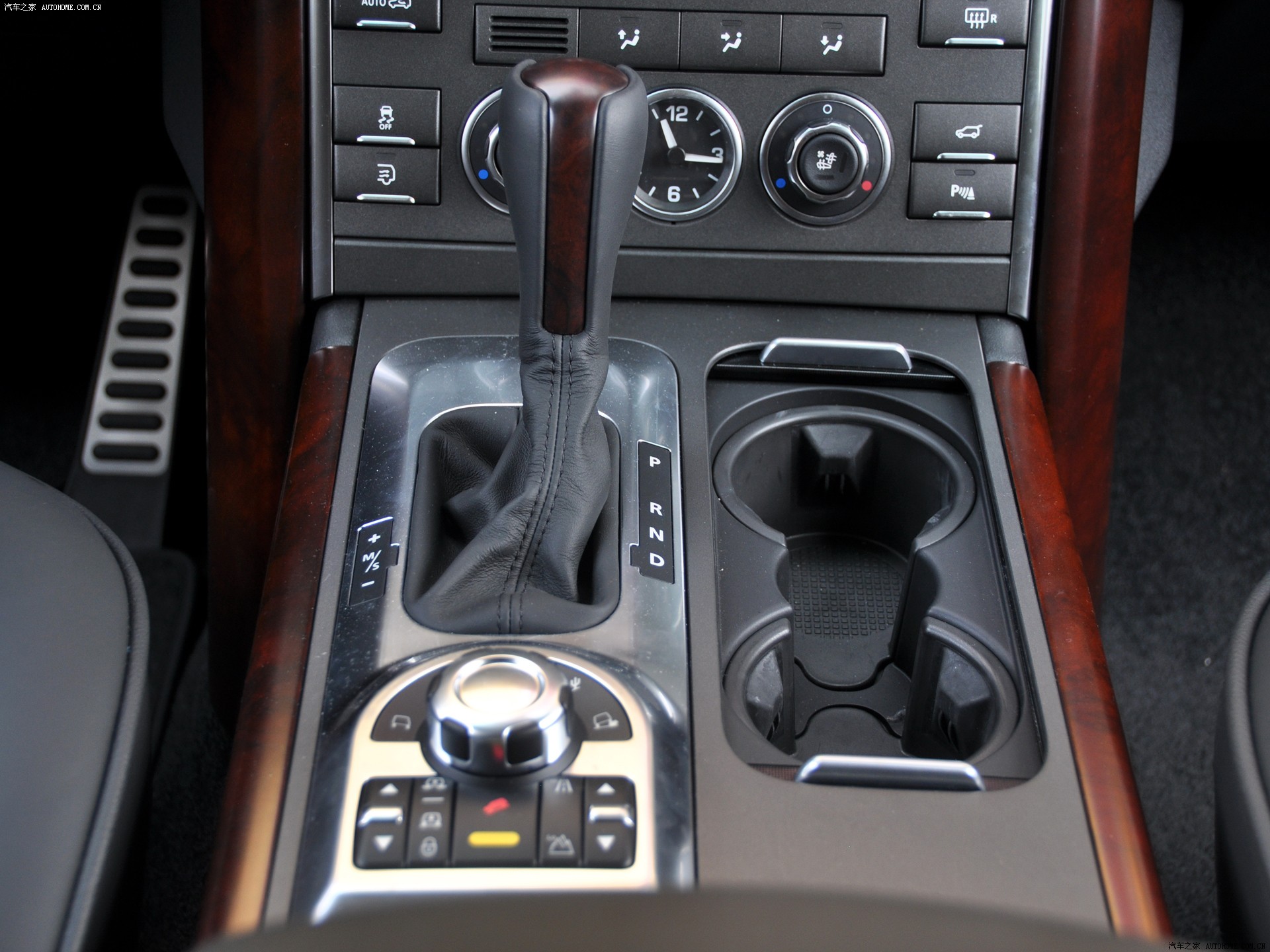 Land Rover Range Rover 2026 — Салон, фото 44