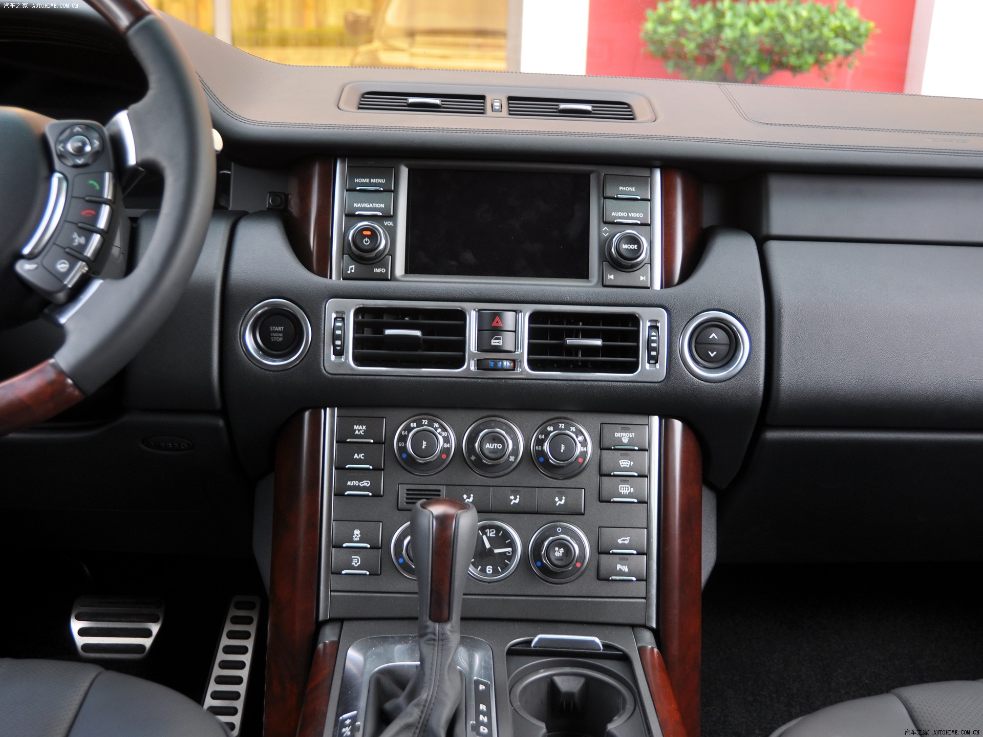 Land Rover Range Rover 2026 — Салон, фото 46