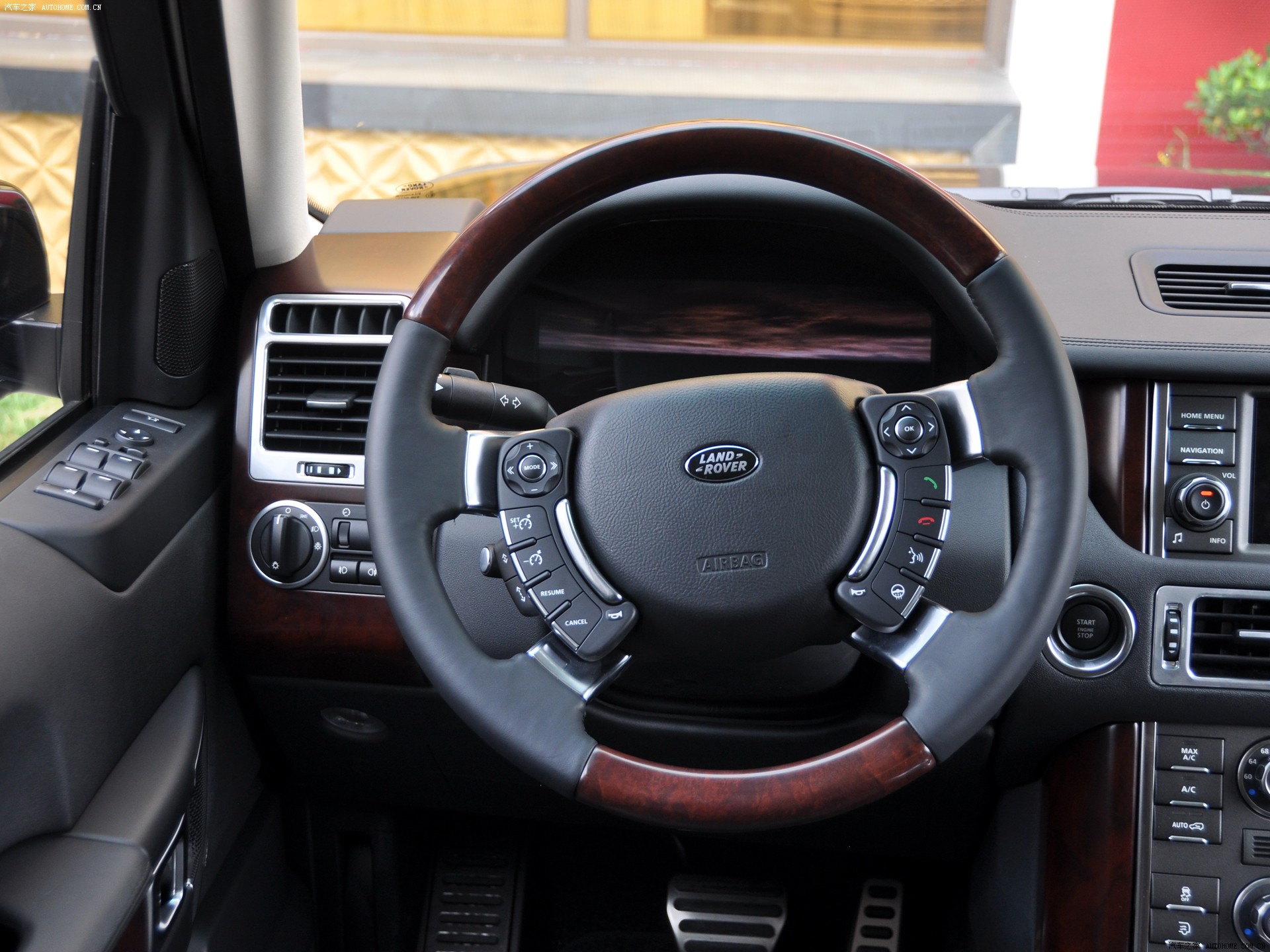 Land Rover Range Rover 2026 — Салон, фото 50