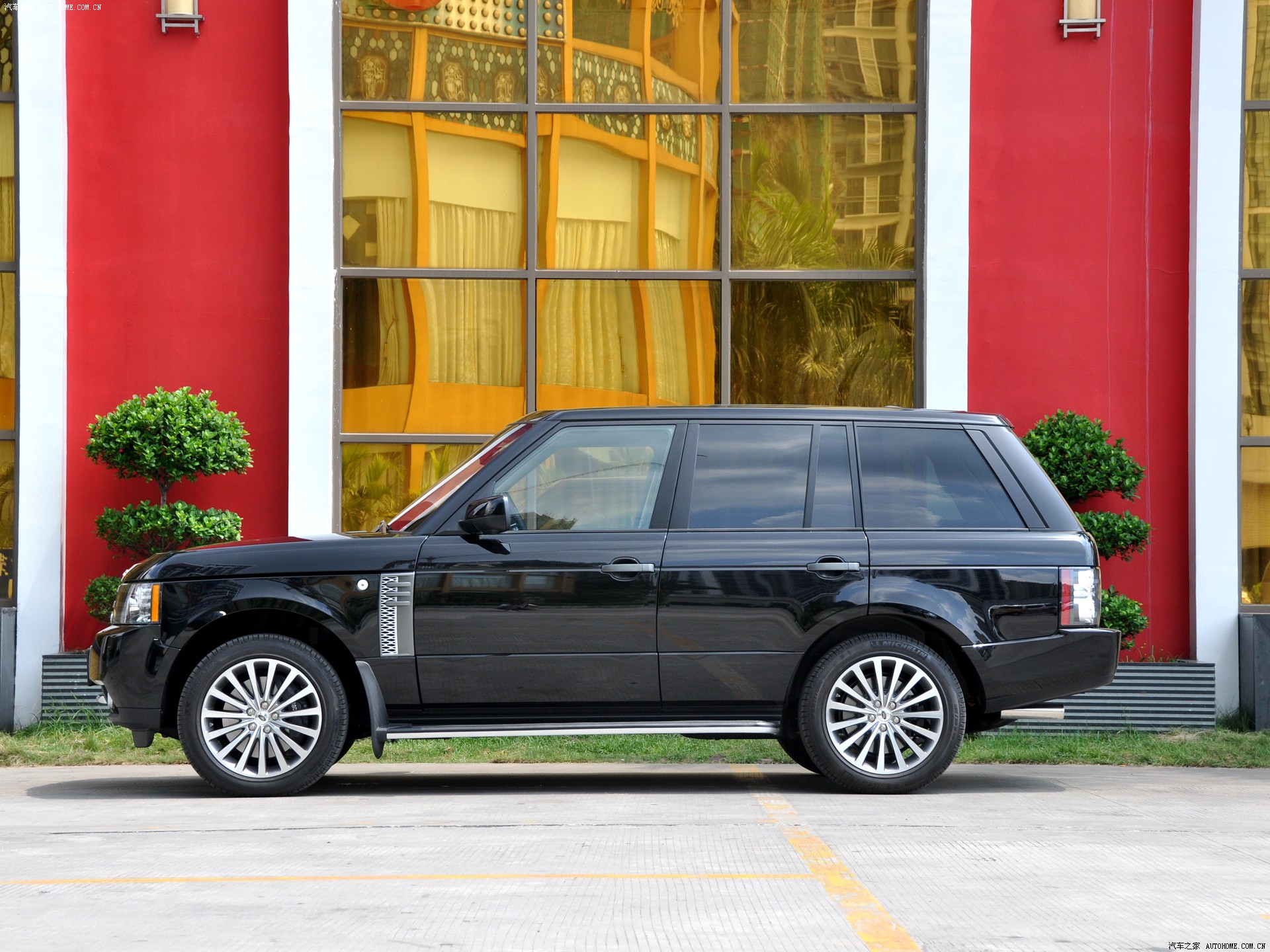 Land Rover Range Rover 2026 — Внешний вид, фото 70