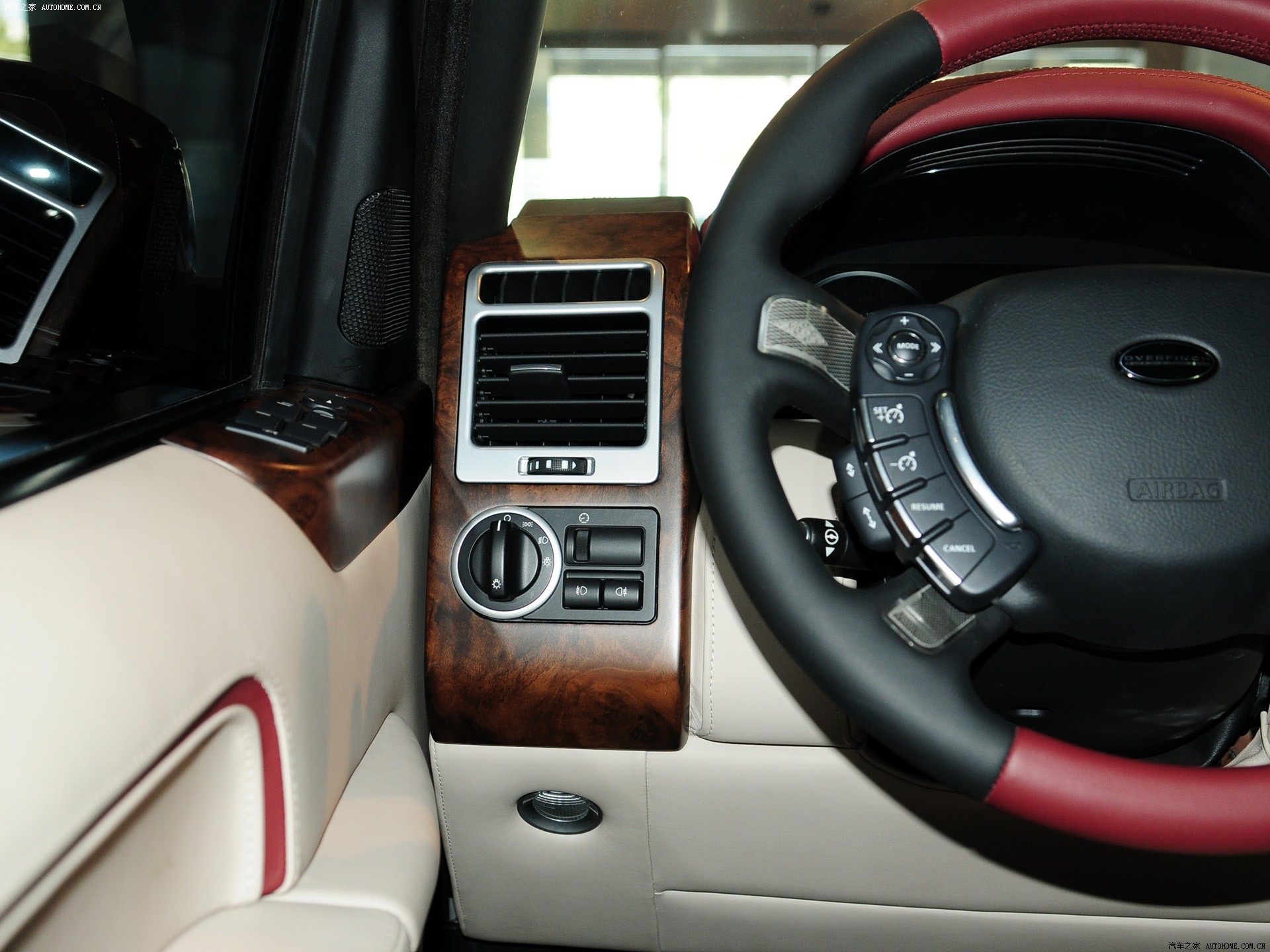 Land Rover Range Rover 2026 — Салон, фото 36